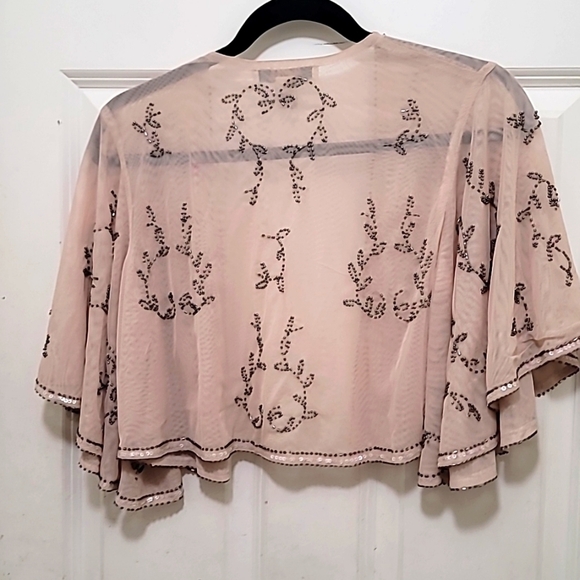 FOREVER 21 WOMEN'S CROPPED BEADED TAN CARDIGAN SIZE SMALL - Picture 3 of 7